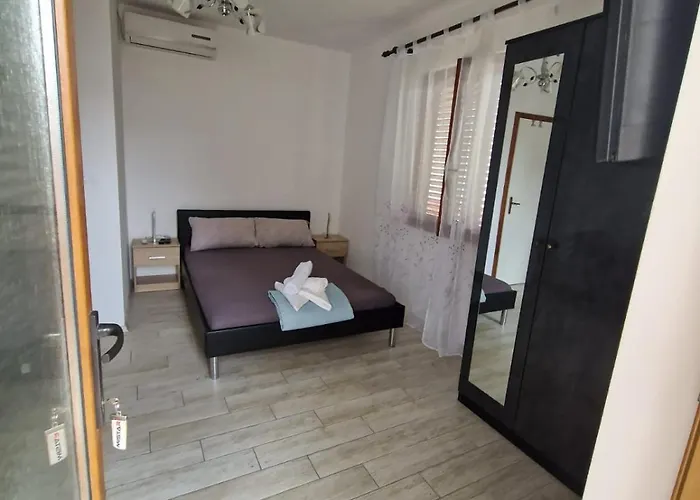 Simba Apartman Biograd Na Moru